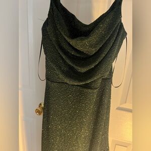 Ankle length dark green glitter dress with leg split. Perfect for homecoming!!